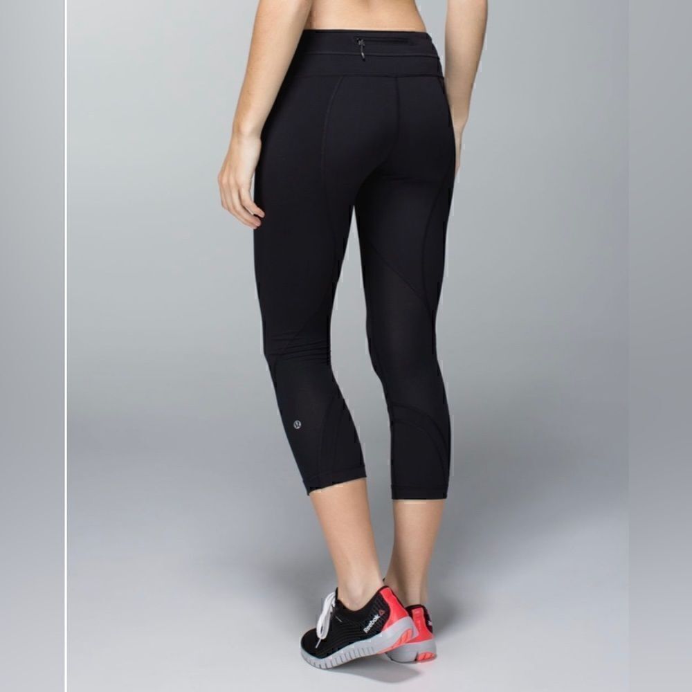 Lululemon inspire crop luxtreme black